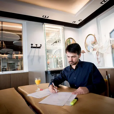 Mercure Cathedrale Hotel 4*