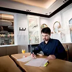 Mercure Cathédrale Hotel 4*