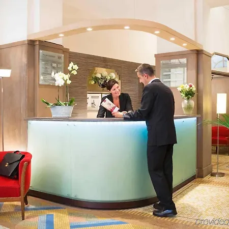 Mercure Cathédrale Hotel 4*